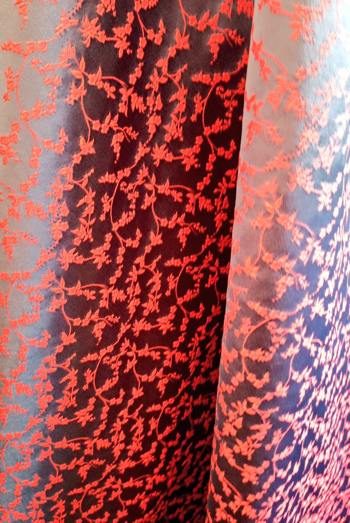 goldentoth's tweet image. @Textile_Forum Day 2. of fabrics heaven.💥⚡️✨🌟💙💚 
#textileforum #luxury #fabrics #highfashion #Designers #goldentoth