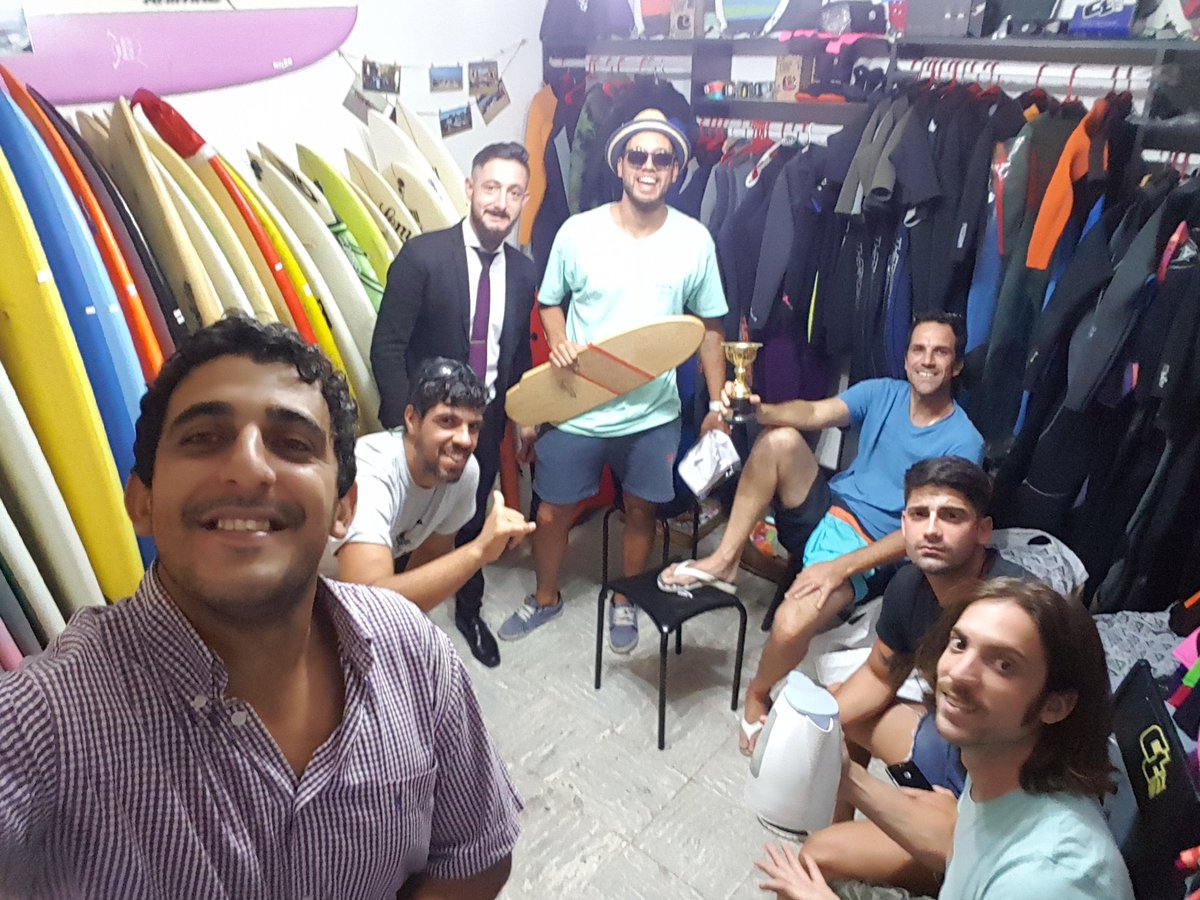 nuevosairesfm's tweet photo. En #ProAlMundo @liaadelprado y @JuanAmuchategui charlan con #AgustinMauad de @laolamadre un #ClubDeSurf y escuelita en #LaPlata por ๐ป #NuevosAiresFM 99.7 https://t.co/OstxzrzBCS https://t.co/5tg1iNgUB5