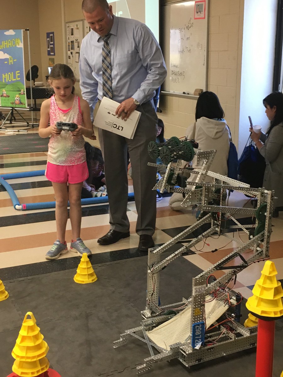 LexTechCenter's tweet photo. #Ozobots #VEXRobotics &amp; Wack-A-Mole with Computer Programming @ #LTCCareerFestival @LexingtonOne https://t.co/rjXdAaDPj8