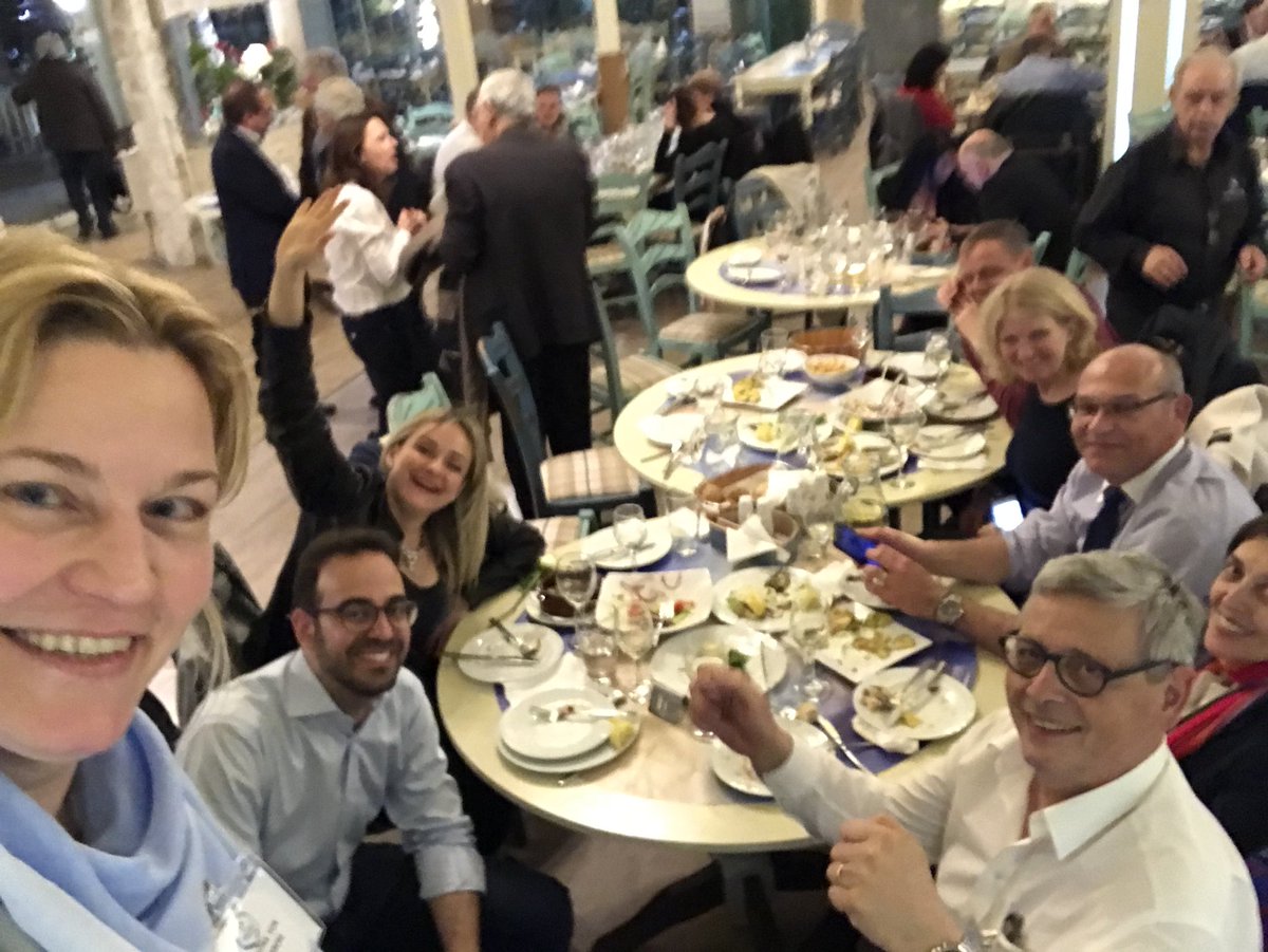 starlingLX's tweet photo. Fun dinner after first day of Panhellenic Physicists Assosiation #EEF17 conf in Thessaloniki with @akanel @Astrovenator @CFuglesang JJ Favier and more #Physics https://t.co/lpM4ZYIHT4