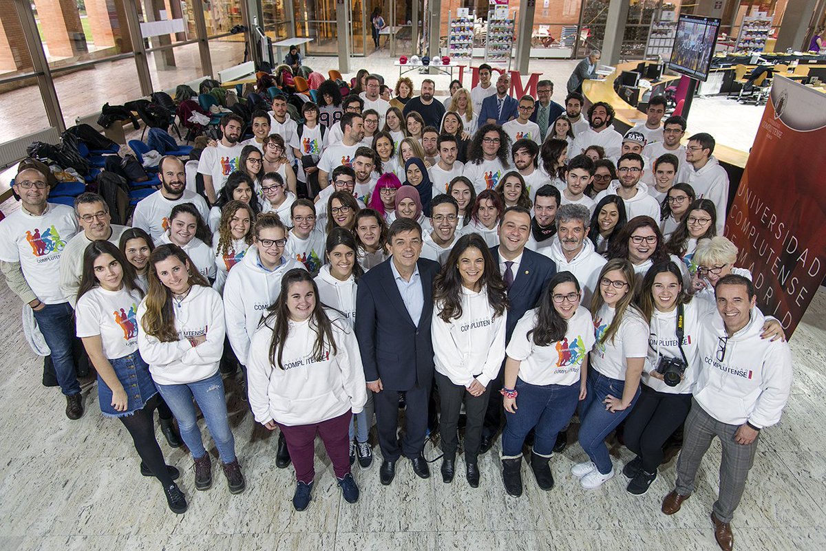 ¡Gracias por representar a <a href="/unicomplutense/">Complutense</a> en #AULA2018! Acto de agradecimiento a los estudiantes con <a href="/carlosandradas/">Carlos Andradas</a> <a href="/Juliovet_UCM/">Julio Contreras</a> <a href="/casaestudiante/">La Casa del Estudiante</a> <a href="/diUCM/">Delegación del Rector para las Políticas Sociales</a> 
tribuna.ucm.es/43/art3185.php…