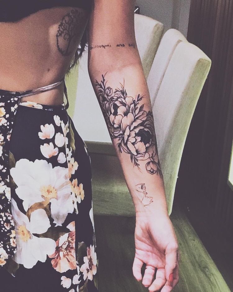 “A peônia é um poderoso símbolo da beleza, da fragilidade e da natureza fugaz da existência e do conhecimento de que as grandes recompensas da vida só vem através de grandes riscos.”