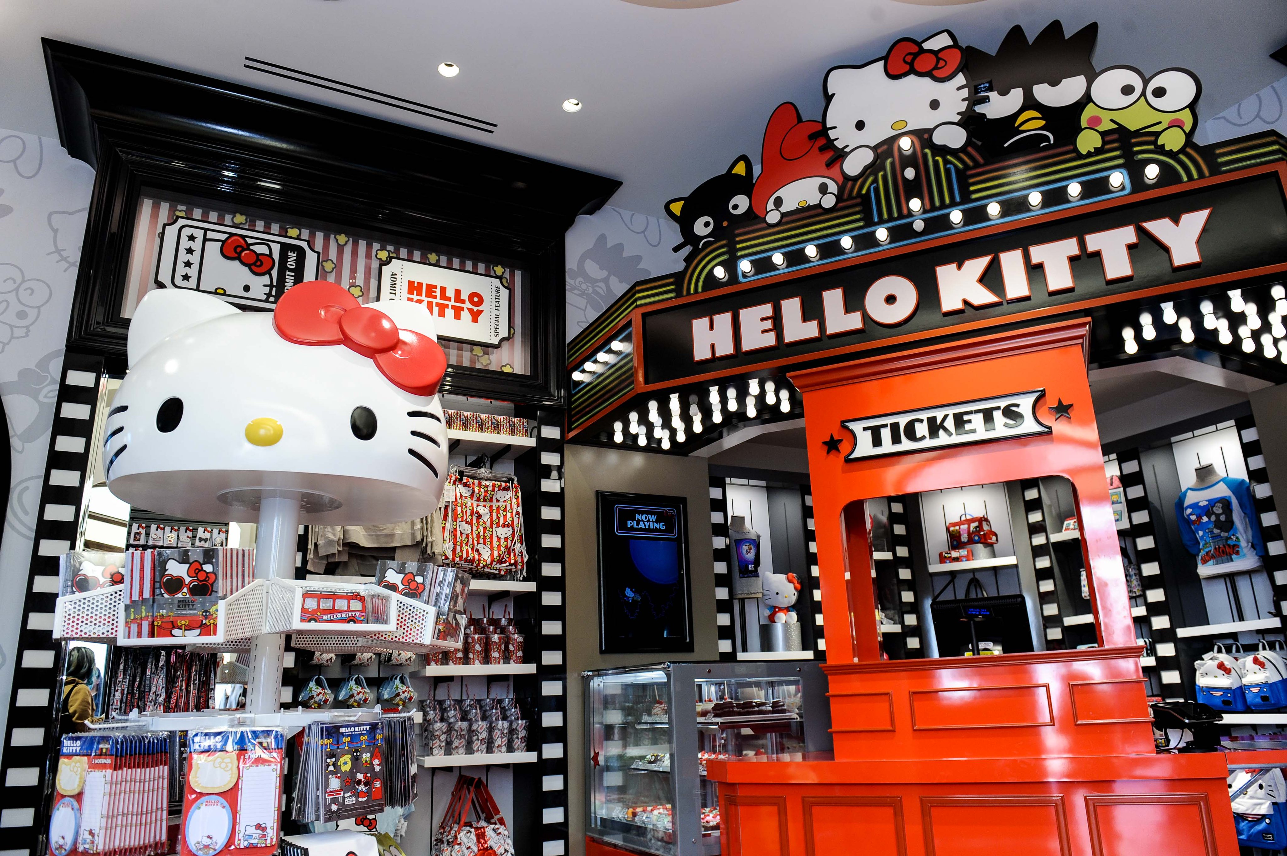 Sanrio Hollywood Store -- HELLO KITTY HOLLYWOOD 