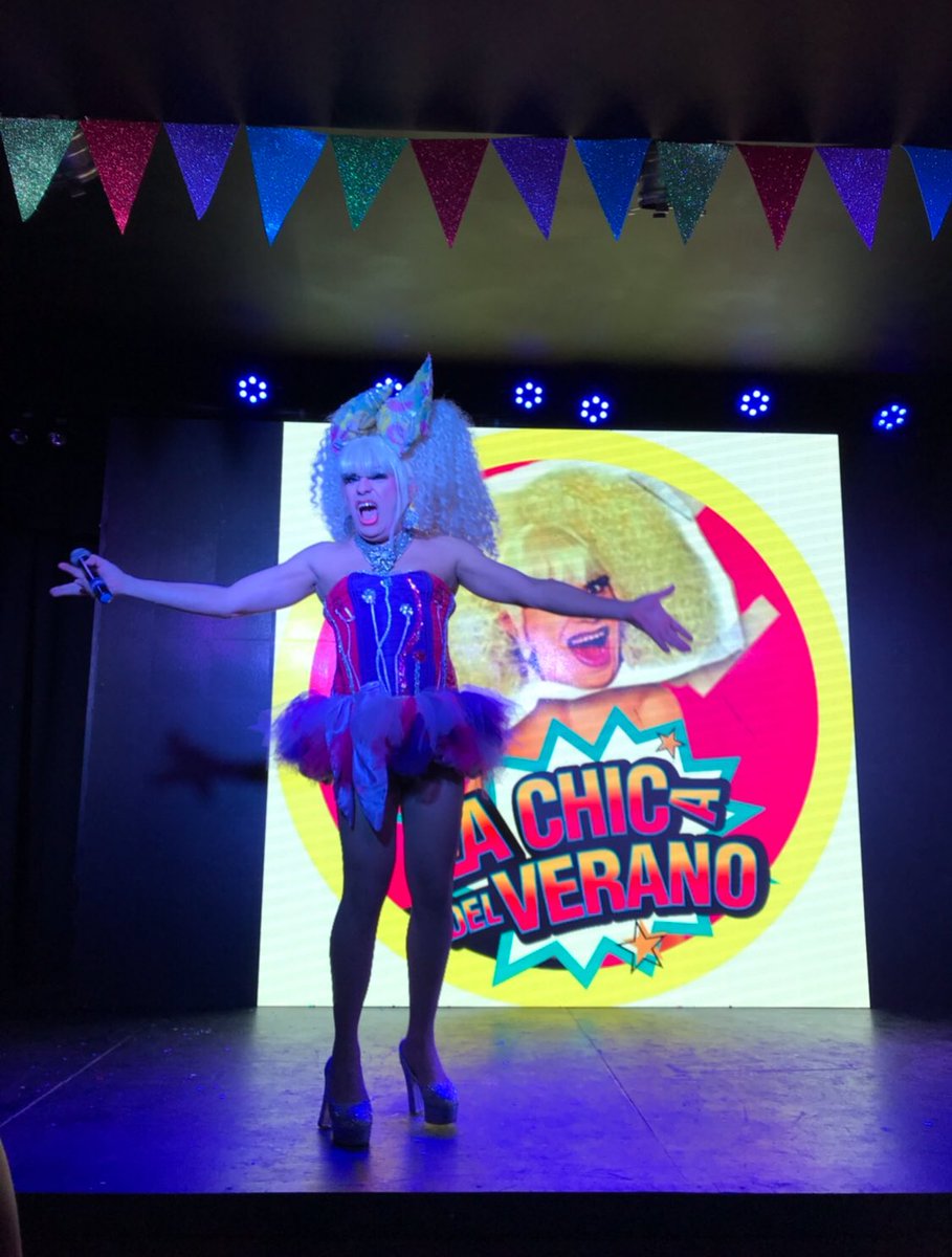 [LA CHICA DEL VERANO]

Sigue en cartel el espectáculo humorístico ganador del PREMIO ESTRELLA DE MAR 2018.
#LaChicaDelVerano 
Todos los días 
23.00 horas 
TEATRO DEL ÁNGEL 
Mar del Plata
<a href="/MariquenaOk/">Mariquenadelprado</a> 
<a href="/Ferchu_Ramirez/">Fernando Ramirez</a> 
<a href="/holamorogus/">GUSTAVO MORO</a> 
Y un gran elenco. 

#teatro #mdq #MarDelPlata