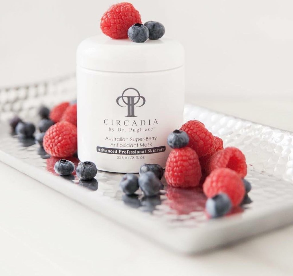 Eksoottisten marjojen yhdistäminen alfa-hydroksihappojen kuorintavoimaan, Circadian Australian Super-Berry Antioksidanttinen naamio
#circadia #circadiasuomi #dryskin #naturalskincare #circadianrythms #masks #antioksidantit #skincareeducation #spalife #treatyourself #selfcare