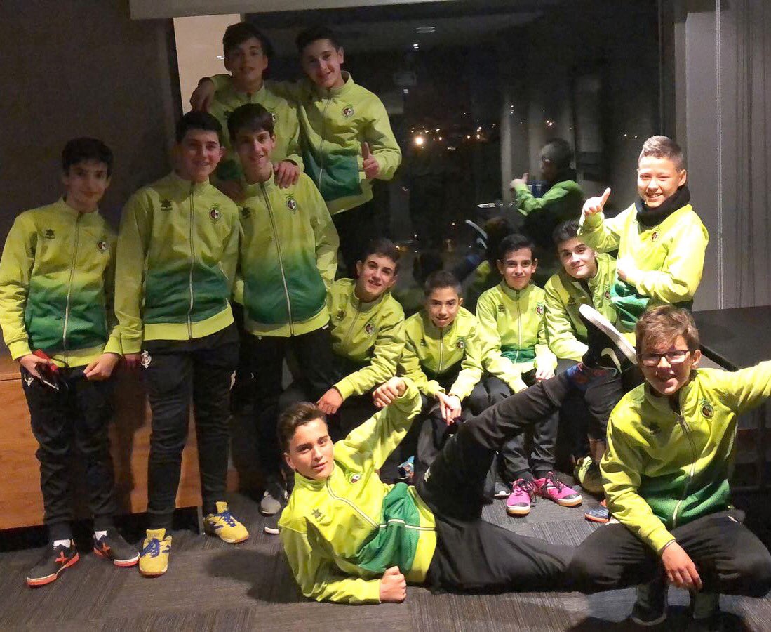 JaenFSbase's tweet photo. Velando armas para mañana. A las 9:00 jugamos con @CartagenaFS 💪🏼🔰⚽️⚔️#futuroamarillo #minicopa #gojaen https://t.co/MkPsf4NZQ6