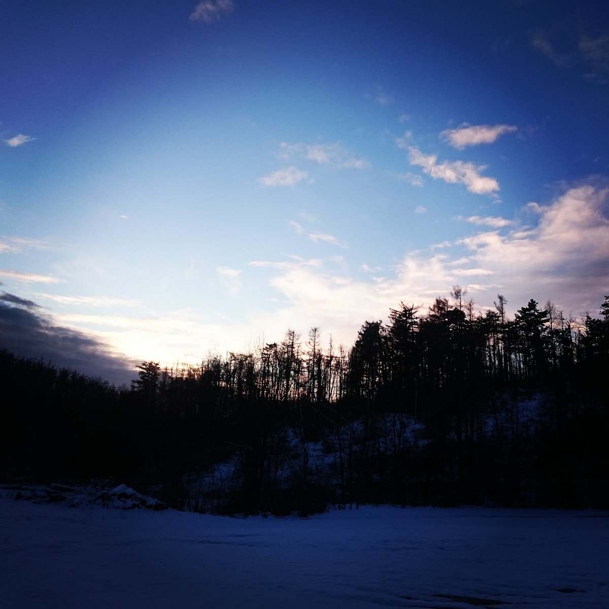 _LyErg_'s tweet photo. Mountain 🏔❄🌬
#mountain #winter #snow #nature #travel https://t.co/CX1FVrv5Xz