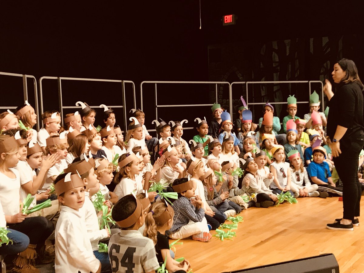 RootElem's tweet photo. Hey @jtimberlake, #Root1 has a @Trolls treat for you tonight!! Stay tuned because we #CantStopTheFeeling! @WCPSS can you help us get some traffic & 💗 from @jtimberlake? #Root1718 https://t.co/wPQ8QV59vU