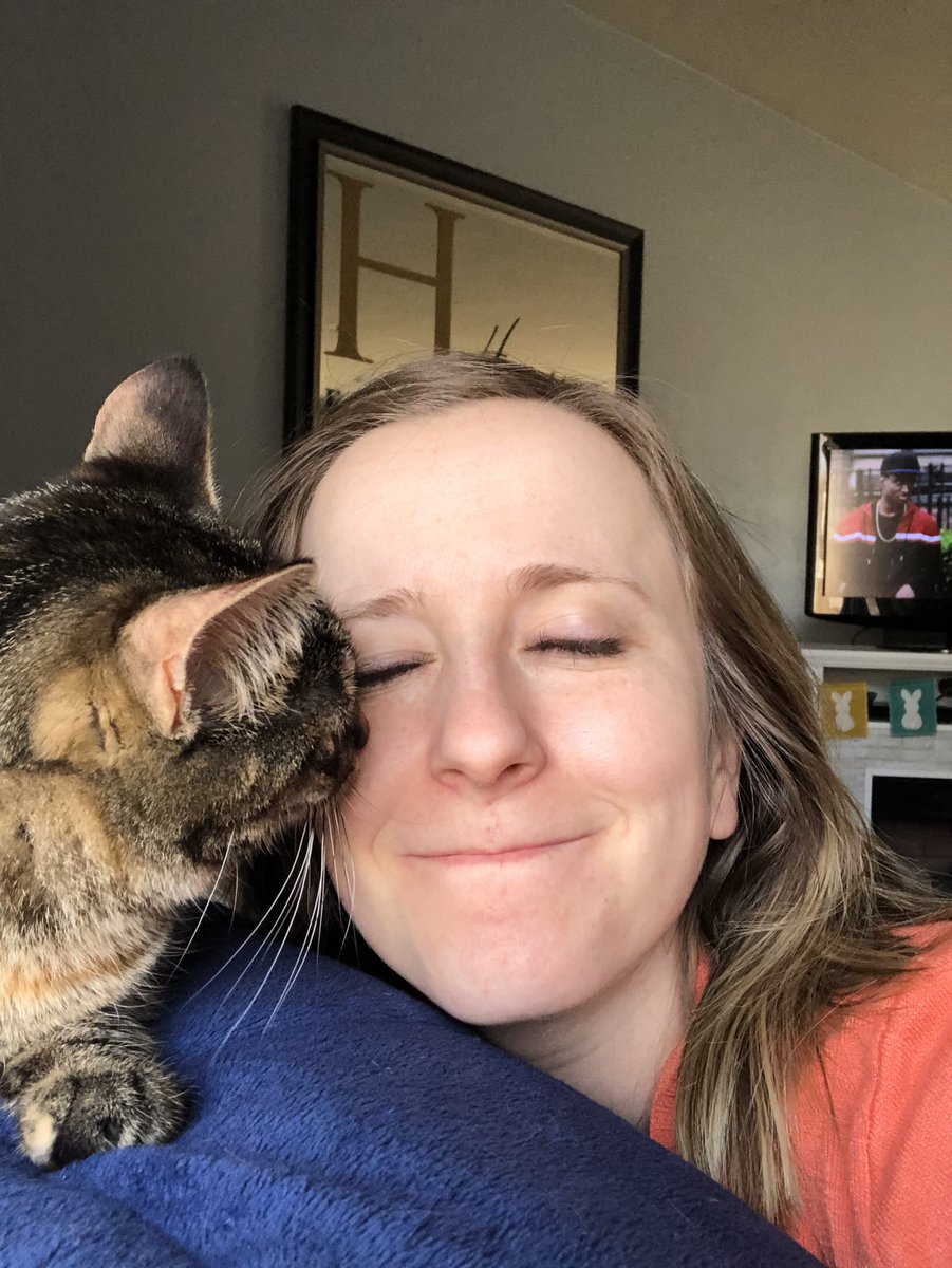 triSARAHtopsrox's tweet photo. I can tell she missed me #catmom https://t.co/DPEKUQLmAd
