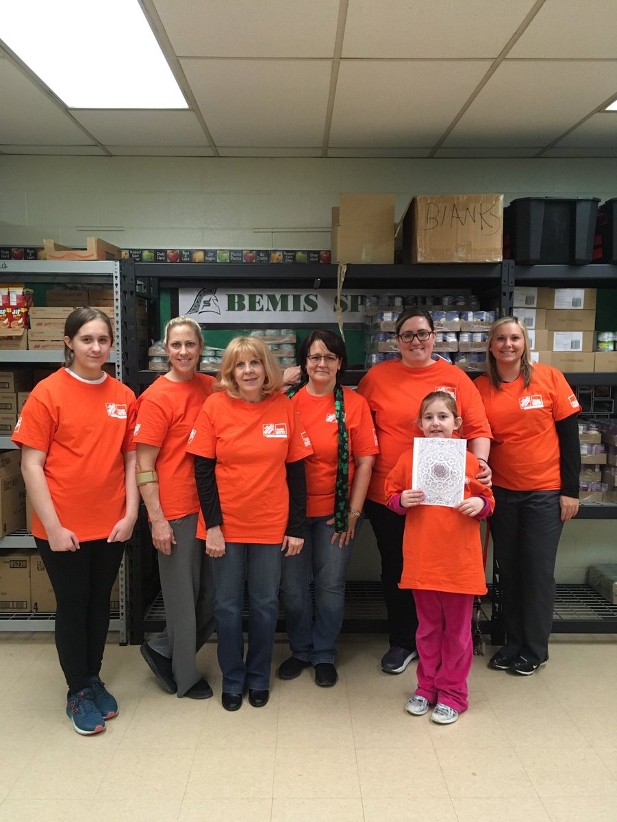 Yesterday at Blessings in a Backpack, thanks team for continuing to give back to our community! <a href="/GuarinoSarah/">Utica United 2708</a> <a href="/tennvols34/">SHANNON GOODELL</a> <a href="/Barrington2708/">Christopher Lucas Barrington</a> @ashley2708HD <a href="/123ilovebeer/">geriann bettcher</a>