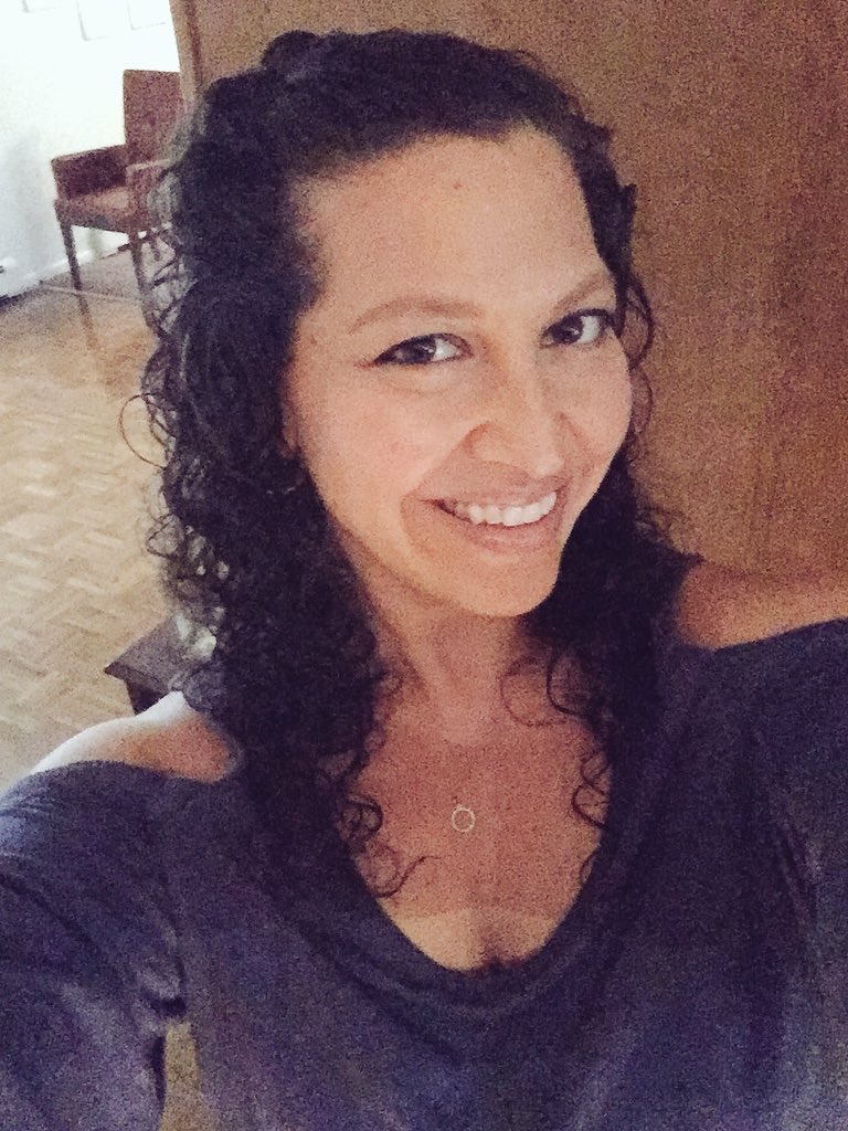 Pheramuse's tweet photo. #ThingsWeTakeForGranted 
How a smile can make someone’s day brighter https://t.co/eka7EoZbEd