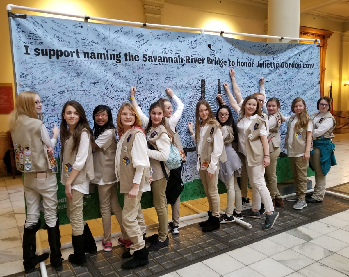 girlscouts's tweet photo. Sign the #JGLBridge petition in honor of #GirlScoutWeek! https://t.co/msUh2saTom #GIRLagenda https://t.co/VeWB4Bjv7o