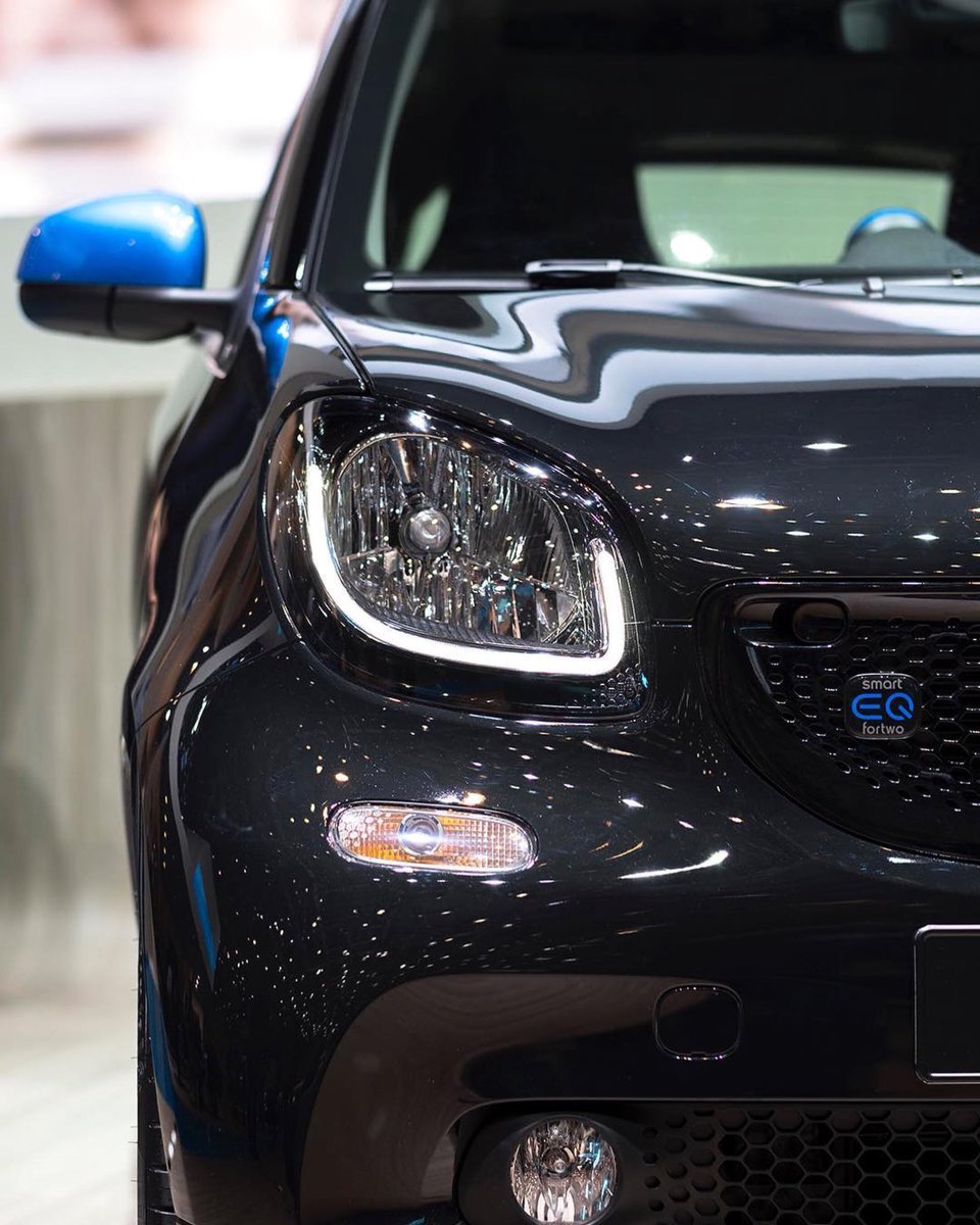 ComoSmart's tweet photo. Les nouvelles smart EQ fortwo & EQ forfour sont arrivées et le Groupe Como automobiles vous attend dès demain le 16 & 17 mars pour les journées portes ouvertes Como smart! Suivez le lien dans notre BIO pour plus d’informations 😎#smart #Comosmart #smartEQfortwo #smartEQforfour https://t.co/0cmx53h4D9