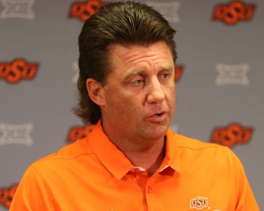 billhaisten's tweet image. #okstate During school board meeting, Mike Gundy offers to pay for additional security personnel at Stillwater's 10 public schools. bit.ly/2IwnnNi