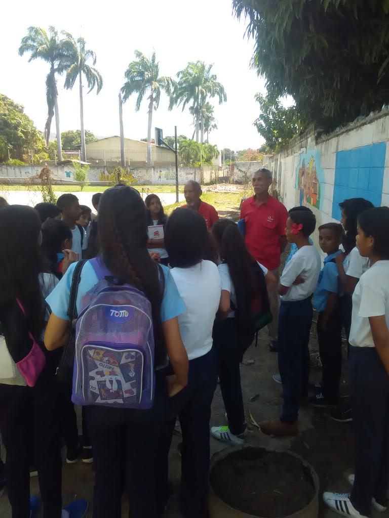 MMarisabe's tweet photo. Ruta tribilin ejemplo calidad educativa Alcaldesa Joana Sanchez en la ETNR Mariño @BONALDER @BONALDER @rosaespejo https://t.co/rq6W7tiAv2