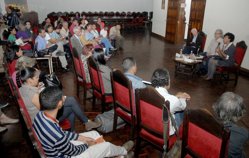 mineducacion_ve's tweet photo. ✅👩‍🏫👨‍🏫 Los docentes deben ser formados desde el pensamiento de Luis Beltrán Prieto Figueroa https://t.co/018ylVpRHM @NicolasMaduro @JauaMiranda https://t.co/nszHYj2FE0
