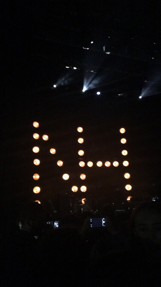lilcocoqueenx's tweet photo. The best night! Thank you @NiallOfficial and @imjmichaels ❤️ #FlickerWorldTourManchester https://t.co/GomyMwSwWL