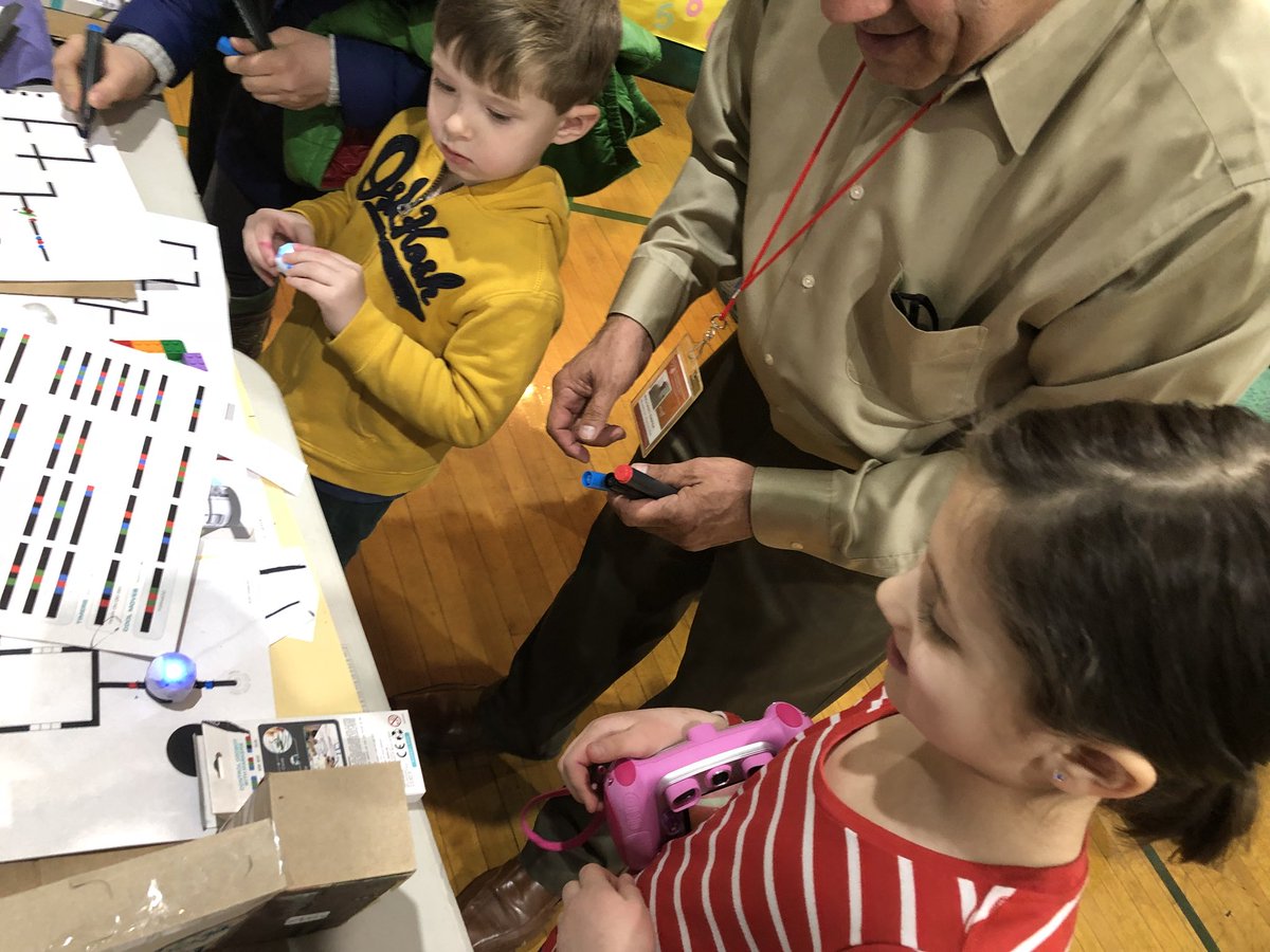 ZywickiR's tweet image. .@WeehawkenTSD BOE President Richard Barsa learning to code w/ @Ozobot at Daniel Webster School Family Math Night! #WeeCode #WeeAreFamily @NJPTA @njsba @NewJerseyDOE @APSuperREP @gscschools #NJED @weehawkennj @hudson_reporter @DWS_PTA