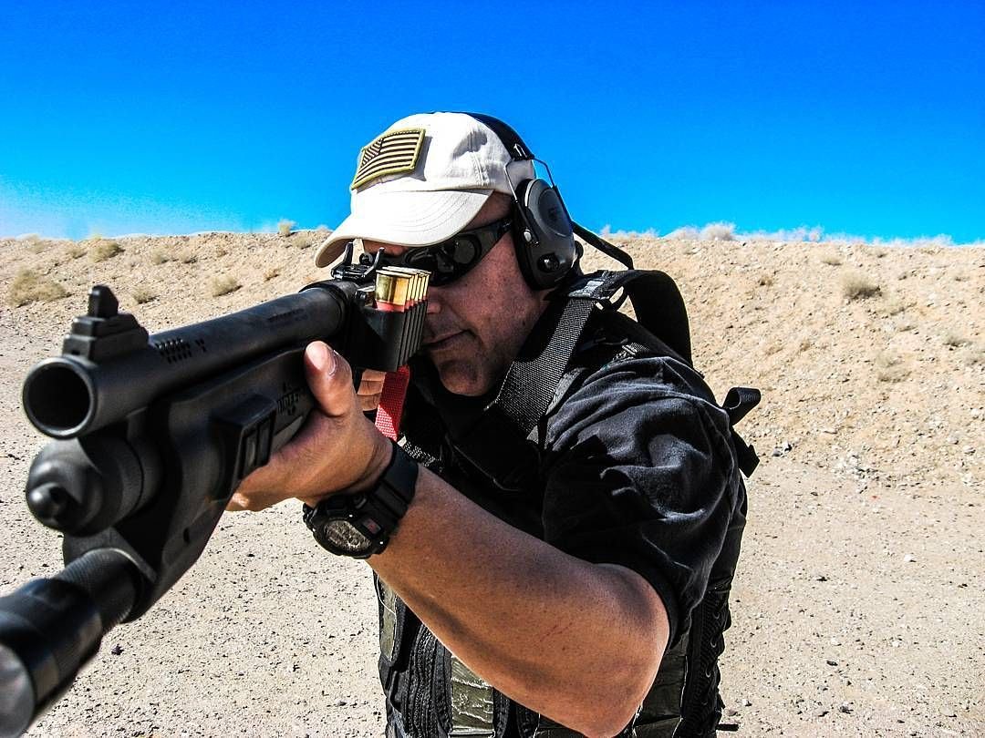 VangComp's tweet image. #TBT Another fine Mossberg build. (📷 @forceoptions) Get Off My Lawn!! My short barrel Mossberg 590A1. Barrel work done by @vangcomp #shotgun #forceoptions #2a #12gauge #firearms #Guns #GunsUp #gunsense #boomstick #homedefense #2adefenders  #VangComp #NRA #Freedom #American #gun