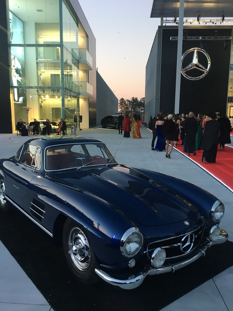 The stars are aligned for this special night. #MBHQ #MBUSA https://t.co/BDbO3F8yi8