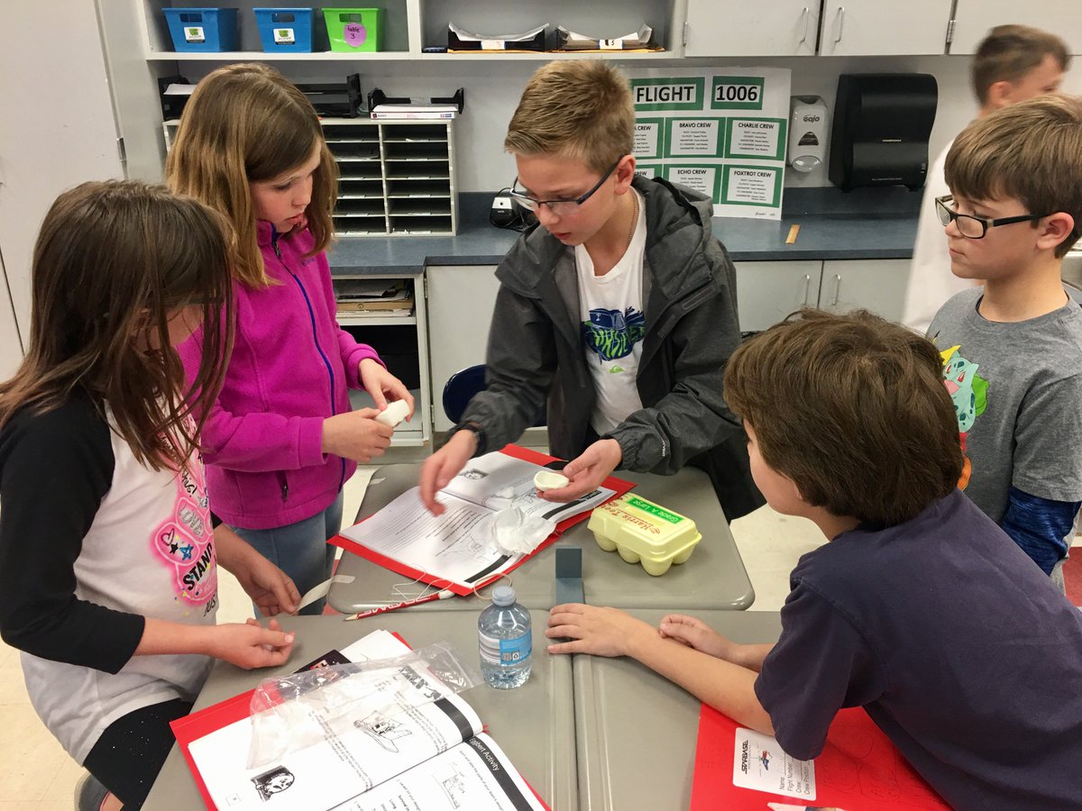 Hardison5th's tweet photo. 🌟Starbase~Where teamwork makes the dream work!✨ #cooperativescience #everybodyhasajob⌛️🔬🔭📊📝
@AndersonElem @KristaCHolland1 https://t.co/7BwHT7IP0K