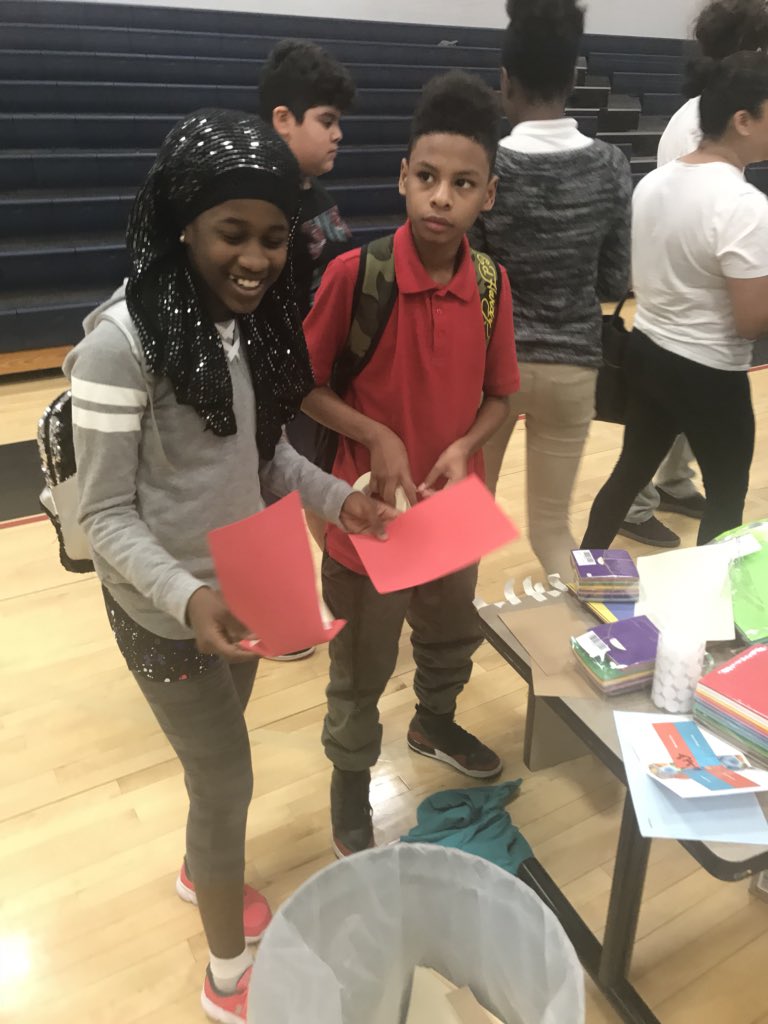 Miriam Harrington, Ed.D (@miriamharring14) on Twitter photo Great time with <a href="/JereBaxterMP/">Jere Baxter MP</a> @MNPSNortheast parents at our family STEAM night with <a href="/DiscoveryEd/">Discovery Education</a> <a href="/MsDavidson1913/">Gayla Davidson</a> Great time with <a href="/JereBaxterMP/">Jere Baxter MP</a> @MNPSNortheast parents at our family STEAM night with <a href="/DiscoveryEd/">Discovery Education</a> <a href="/MsDavidson1913/">Gayla Davidson</a>