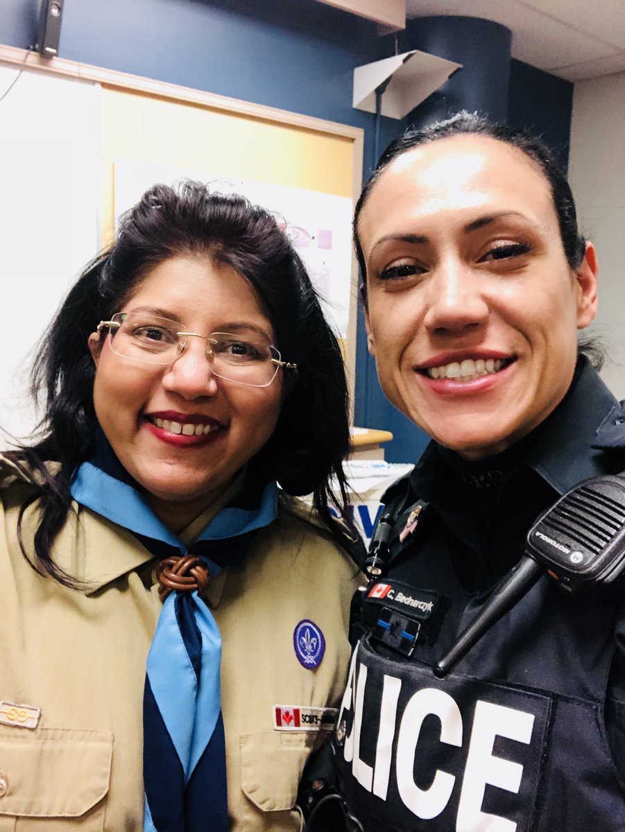 TPSOfficerB's tweet image. Big thank you to 338th Toronto Scout Group for visiting us at @TPS42Div this evening 🙂