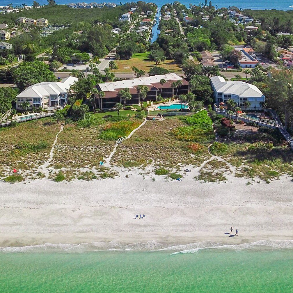KevinValeSRQ's tweet photo. Ready to “Hit” the Market. Rarely Available condo Direct Gulf Front Offered at $945,000
@KevinValeSRQ @CB_Florida https://t.co/LuHWHyaLiZ