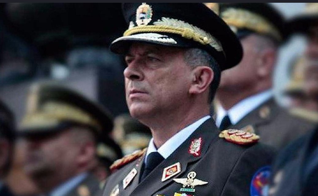 jesusmedinae's tweet photo. ¡Última Hora! Fue detenido el MG Alexis López Ramírez, ex Comandante General de la FANB https://t.co/IAQ6UAk7Au