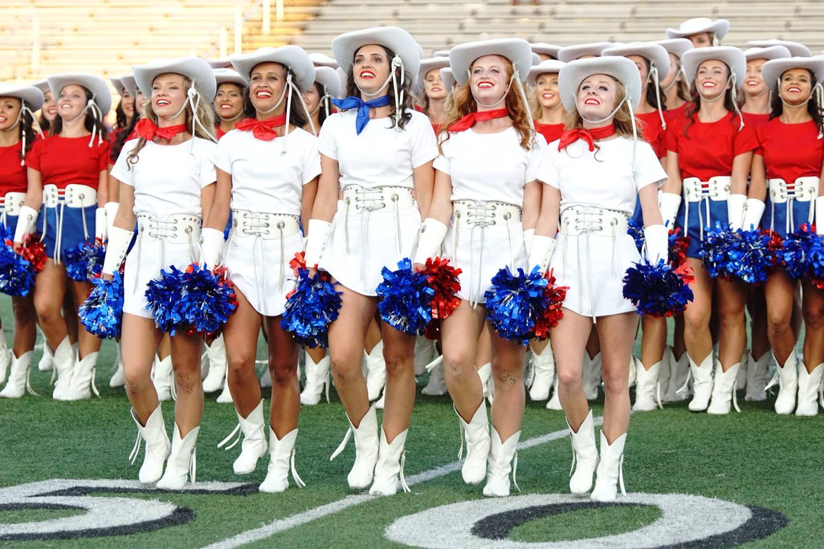 RoadTripSports's tweet image. #RoadTripSports spending #SpiritThursday with the Kilgore College #Rangerettes, one of the nation's most famous dance teams #KCRangers #GoRangers #KilgoreCollegeRangerettes #JucoFootball @KCRangerettes