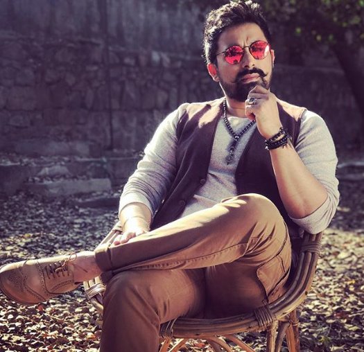 AnshiBhargava's tweet photo. Wishing uuhhhh a very Happy Birthday @RannvijaySingha
#beardbaba #inspirationmachine #bestleader #bestguider https://t.co/UfsMqPlQKF