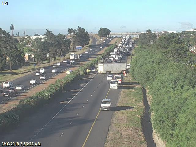 CapeTownFreeway's tweet photo. Update: #Crash: N1 Outbound after Okavango, all lanes closed due to vehicle recovery, use alt route. #BeTheChange https://t.co/FLsswnQSBU