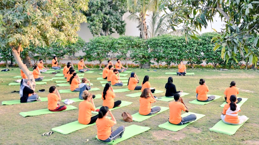KamleshBarwal's tweet photo. When all you want to do is just merge with nature ... Your true nature ❤️❤️❤️
#Love #peace #joy
Glimpses of the ongoing 200Hr #Yoga Teachers Training Course of @ArtofLivingYoga at @alnahdaresort #Muscat https://t.co/FJybVb7PWc
