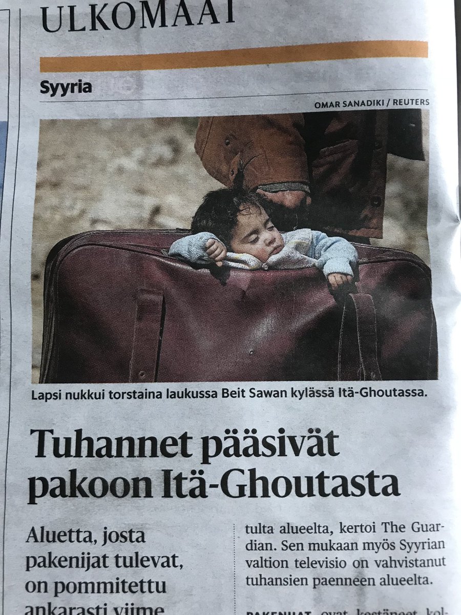 HeliThoren's tweet photo. Tulee voimaton olo näitä uutisia lukiessa. Ja tässä myös samalla liikuttunut, voiko söpömpiä päiväunia olla!? #SyrianRefugees https://t.co/bssvnUo7VQ