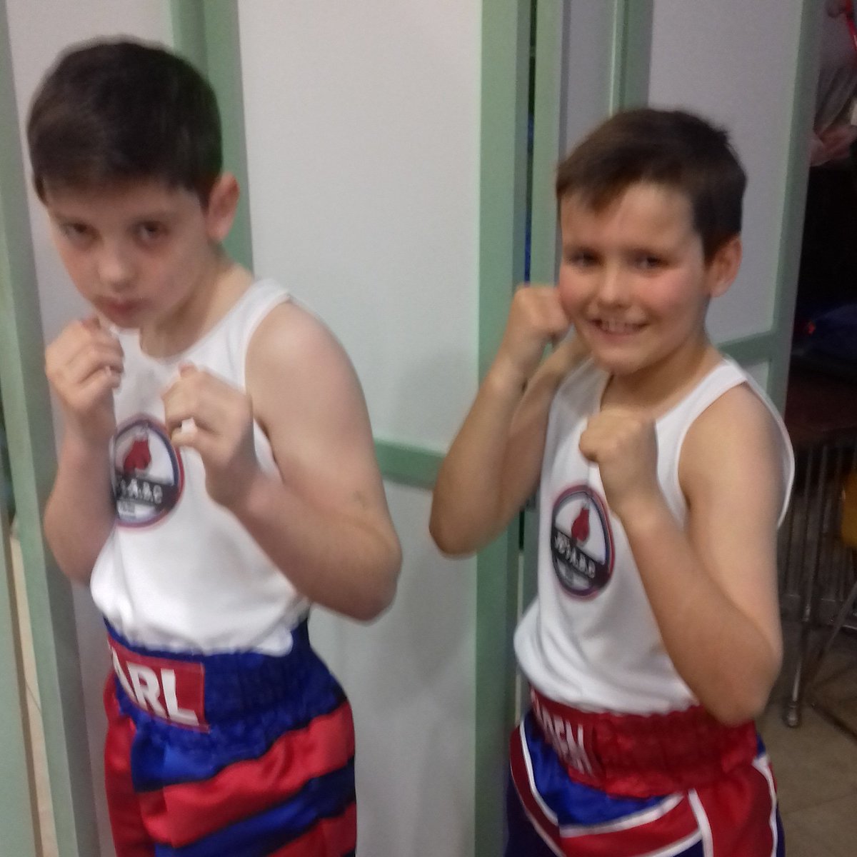 birch_ste's tweet photo. Cadens opponent sadly failed medical but Carl boxed and won unanimous!well done mate ❤💙 https://t.co/FHEmYhxyNV