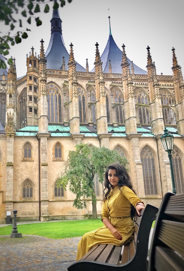 anupamahere's tweet photo. Thanks for the love ♥️
My 1M frnds 😘 https://t.co/F3RWkgWNMN