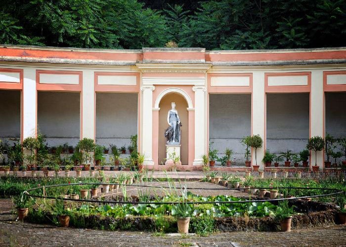 Maybe the grandest bee house ever constructed is found in the baroque Reggia di Caserta in Italy, the largest Royal Castle in the world. Even converted to a theatre, it is easy to imagine how absolutely charming it must have been for both royal visitors and the working men.