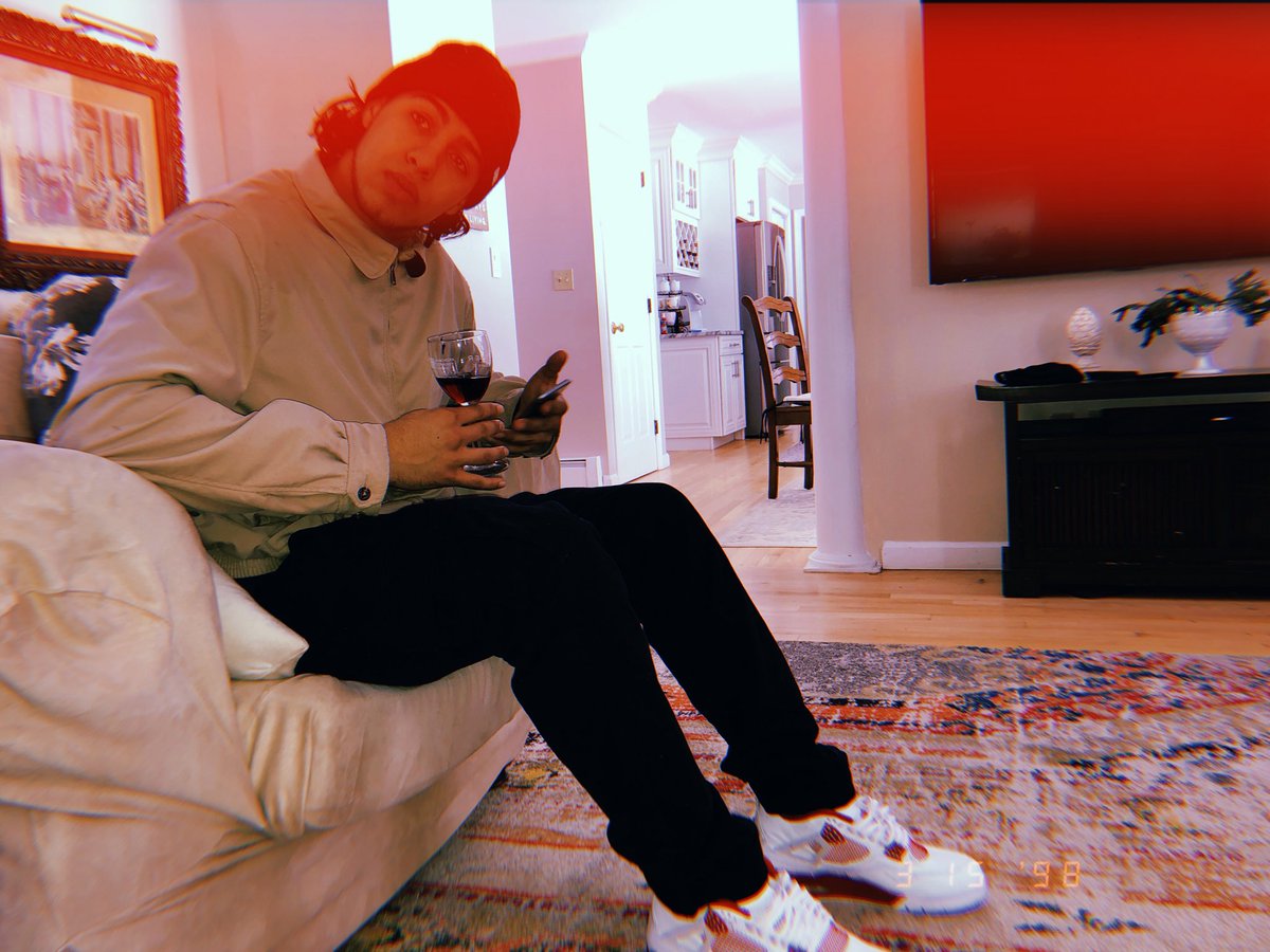 ffronzg's tweet photo. me thinking about how much better i am than u😊 https://t.co/WOQcfMEA7Z