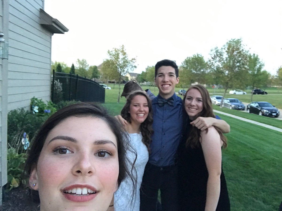 murraynatalie17's tweet photo. @coenen_samuel hope it’s not too late to say happy birthday;) this is our most iconic pic! Caz soon?😘 https://t.co/vmilcFFYHo
