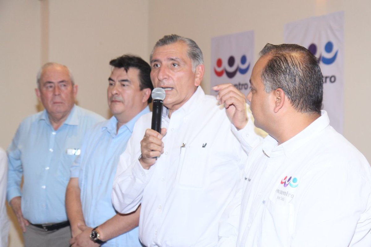 adan_augusto's tweet photo. Esta tarde el Partido Encuentro Social me designó como su candidato al Gobierno de Tabasco dentro de la coalición Juntos Haremos Historia. Agradezco a Hugo Erick Flores, a sus dirigentes estatales y a los militantes https://t.co/jt18T9L0i8