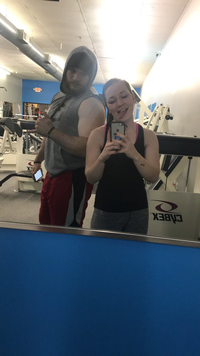 alexarocksout's tweet photo. Pretty sure I have the best workout partner. #bestcousin #livehardcore https://t.co/GBiQjb3Qbk