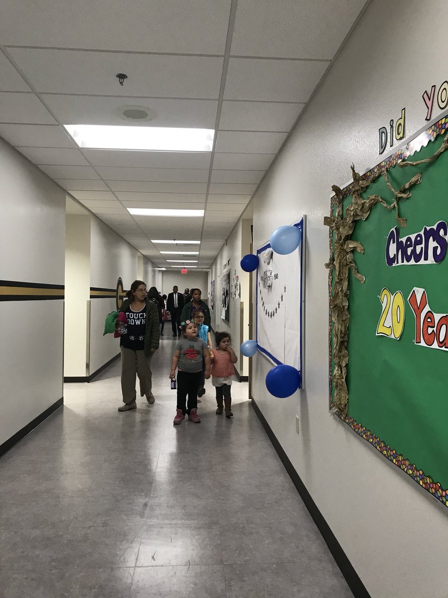 allicat621's tweet photo. Congrats @WestPrepLV on the addition of your new elementary school classrooms!! #ccsdachieves https://t.co/lBuypWJWHK