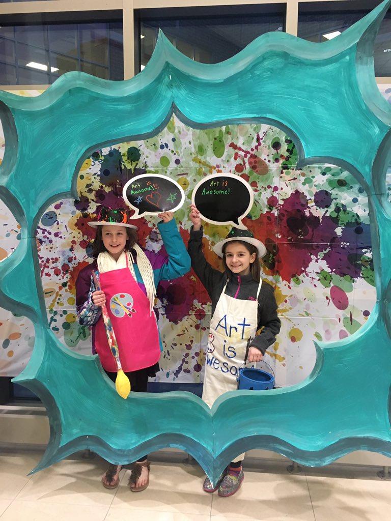 JenPerryBV's tweet image. District Wide Annual Art Show tonight was a big hit! @HSSD Thanks to all the amazing art teachers in the district! Dan K, Todd, Patt, Jenny, Lynn, Jody, Tricia, Jessica &amp;amp; Dan Z! Our students are truly hardworking, talented, artistic souls! #hssdartshow