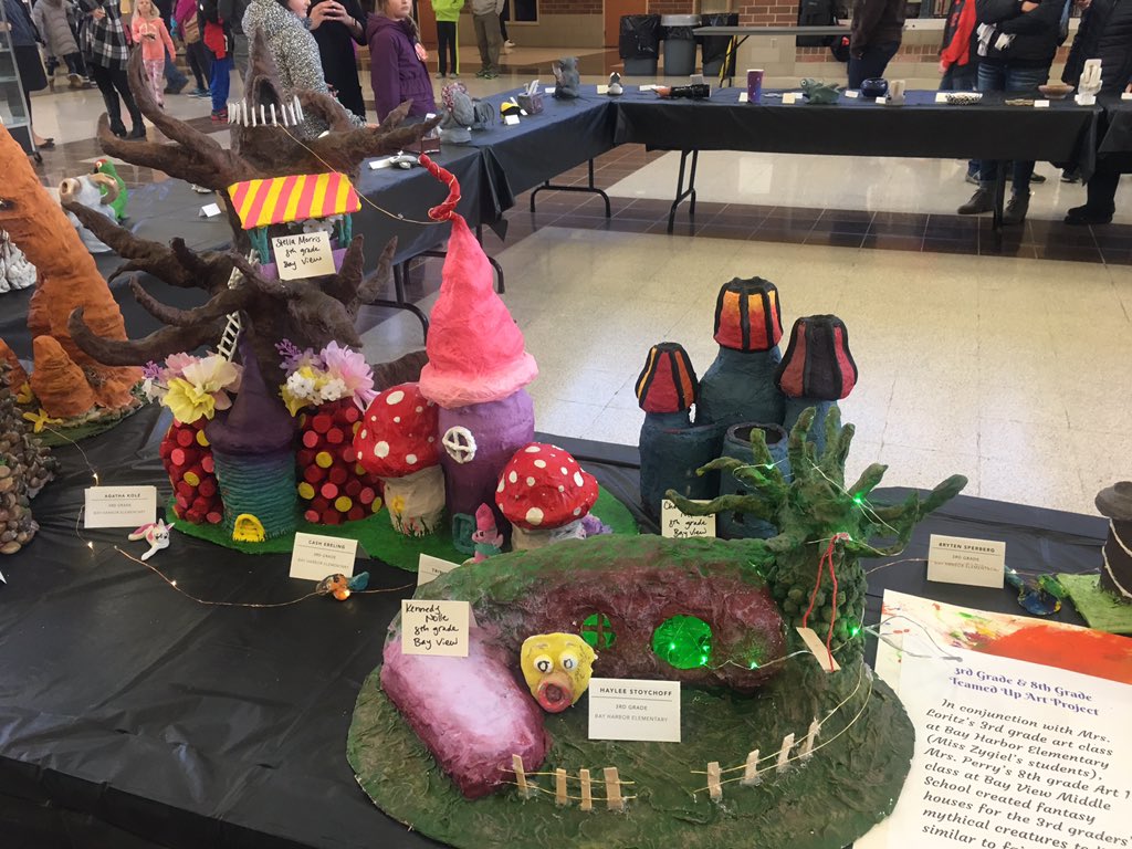 JenPerryBV's tweet image. District Wide Annual Art Show tonight was a big hit! @HSSD Thanks to all the amazing art teachers in the district! Dan K, Todd, Patt, Jenny, Lynn, Jody, Tricia, Jessica &amp;amp; Dan Z! Our students are truly hardworking, talented, artistic souls! #hssdartshow