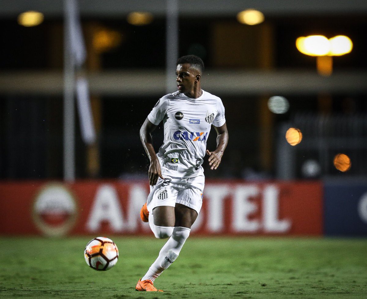 RodrygoGoes's tweet photo. “É um orgulho que nem todos podem ter...” Desculpa professores, faltei na escola por um motivo bom🤣 Noite maravilhosa!!! Jogador Brasileiro mais jovem a marcar em Libertadores!!! Obrigado senhor por tudo, toda glória é sua🙏🏿⚪️⚫️ #RG9 https://t.co/7tWGiPkQF5