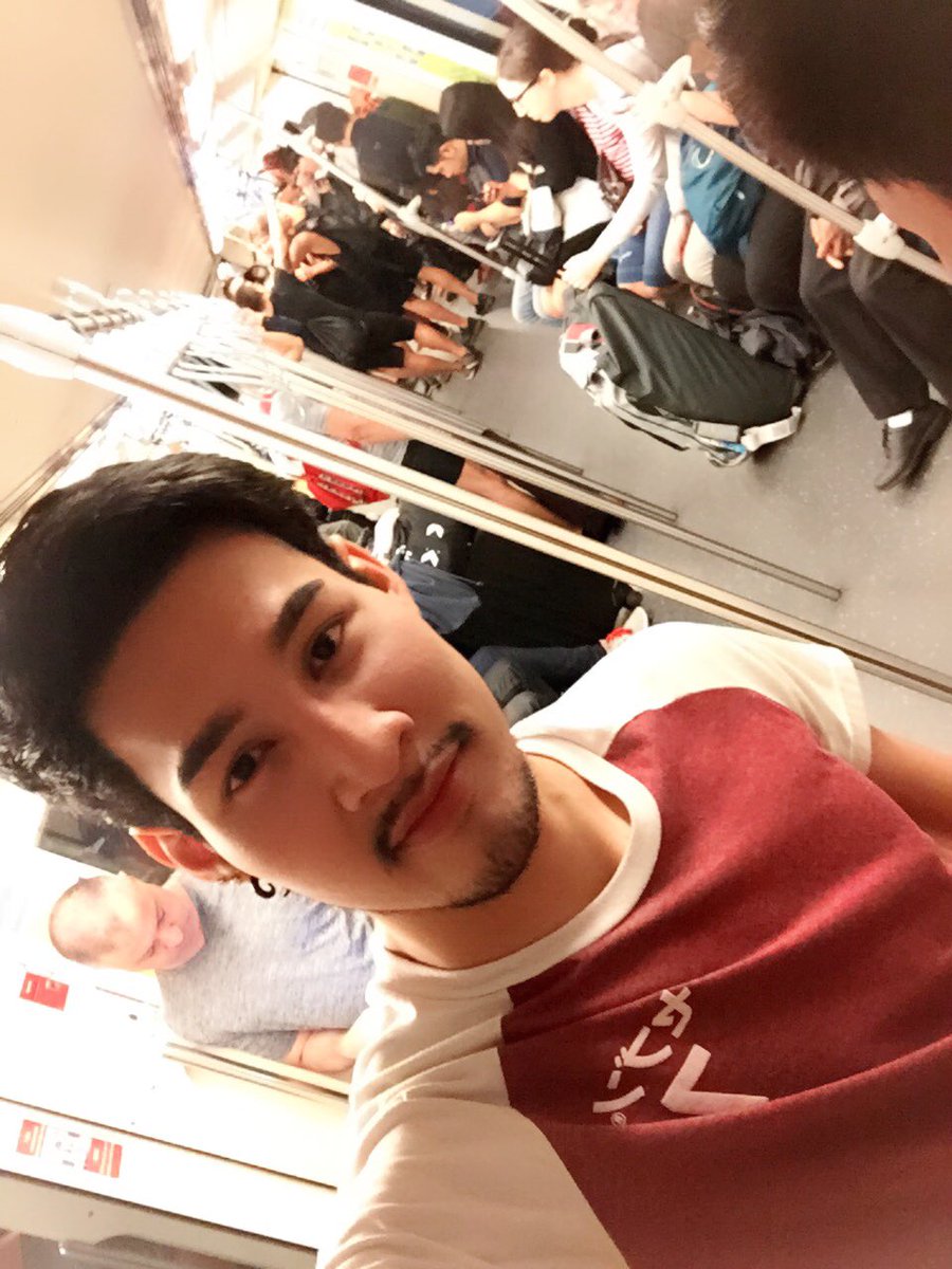 EEDEED81147432's tweet photo. ไปไหนดีละวันนี้ 🚃🚃 https://t.co/BMg5pZzBeo