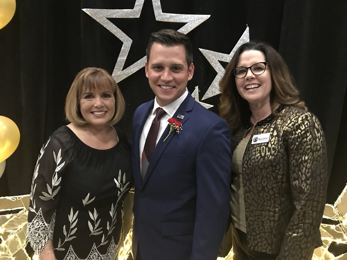 Excited to meet <a href="/TrooperSteve_/">“Trooper Steve” Montiero</a> ! Thank you for being a part of our SDOC Education Awards! #SDOCEducationAwards18 #SDOCGoodtoGreat