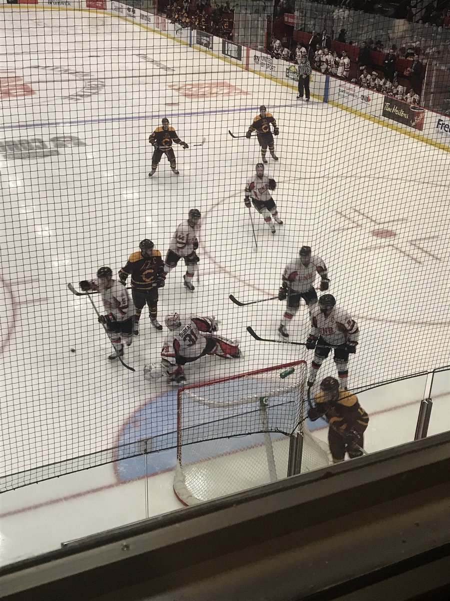 Was proud to be cheering at this 8-1 game! @VarsityReds @UNBHockey Cheering for more success and a 3rd <a href="/coupeUcup/">Coupe U Cup</a>