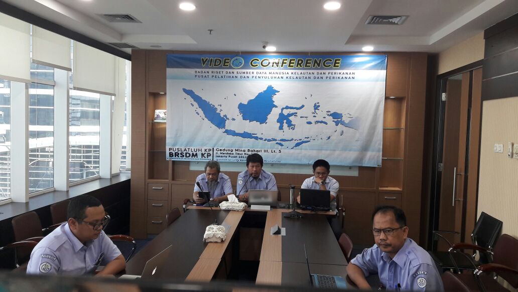 bppsdm_puslatkp's tweet photo. Vicon ttg pengisian form KUSUKA perseorangan &amp; korporasi dg narsum dr Roren, Pusdatin, dan UKM Kementerian Kelautan dan Perikanan diikuti oleh Peserta Penyuluh Perikanan dr bbrp Kab/Kota 15/3/2018 (Materi dan Video tutorial dapat diunduh di website Puslatluh) @kkpgoid  @brsdm_kp https://t.co/N2inEXGwzy