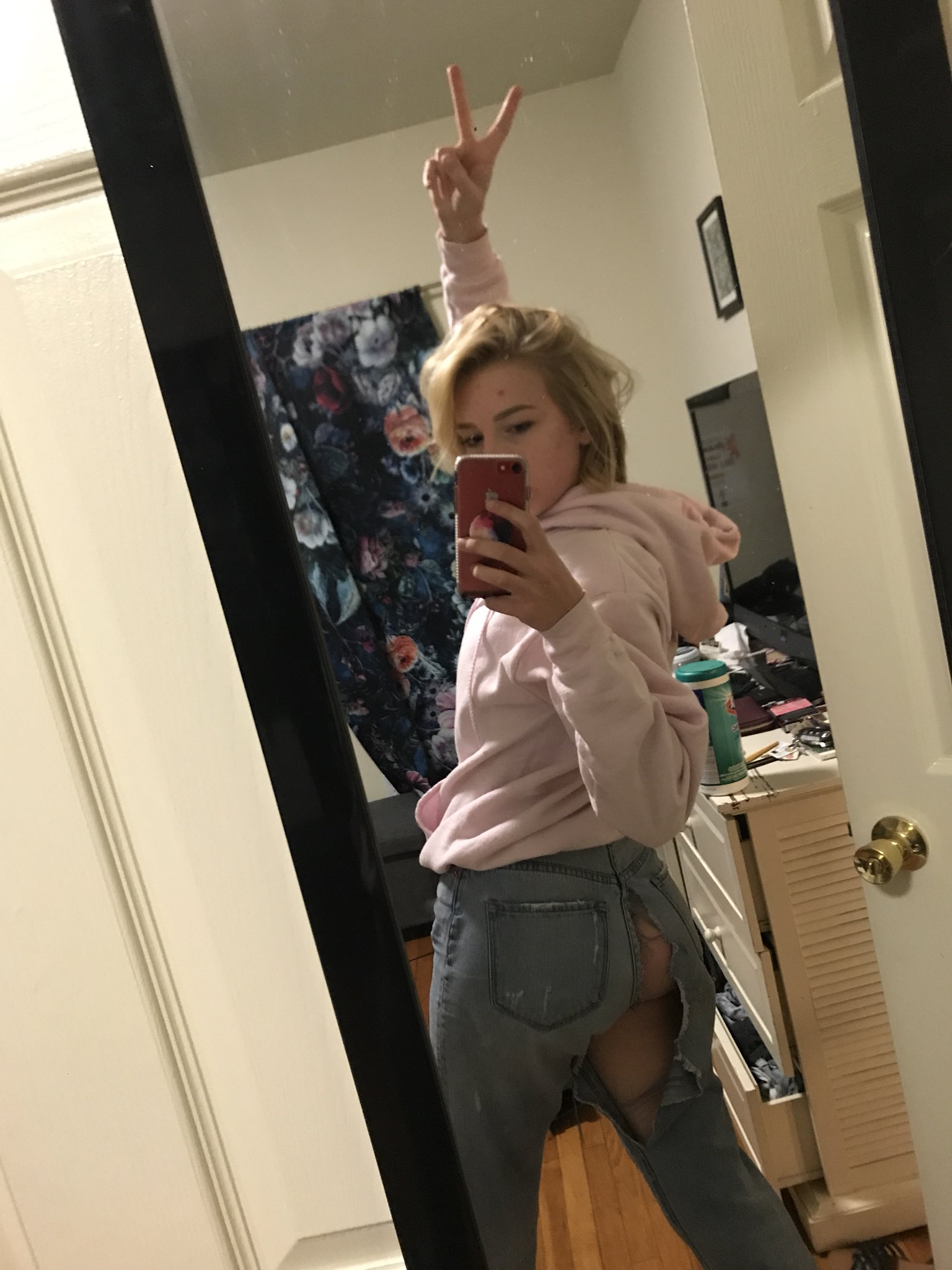 Nudes smosh courtney Smosh